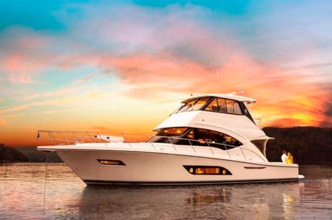 Cruise to secluded anchorages in supreme luxury aboard the Riviera 57 Enclosed Flybridge. © Riviera Australia